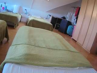 voyeurcam-julmodels-bed-1