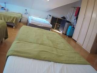 voyeurcam-julmodels-bed-1