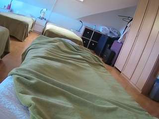 voyeurcam-julmodels-bed-1