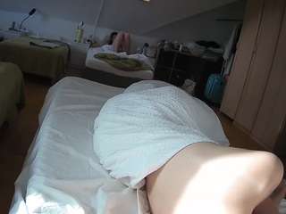 voyeurcam-julmodels-bed-1