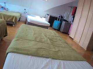 Julmodels Bedroom-D1 live cam — athletic, flashing, full nudity