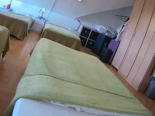 voyeurcam-julmodels-bed-1