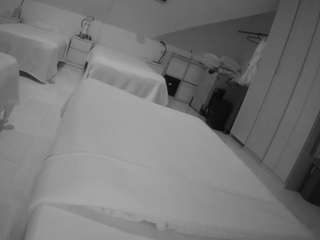 voyeurcam-julmodels-bed-1