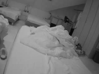 voyeurcam-julmodels-bed-1