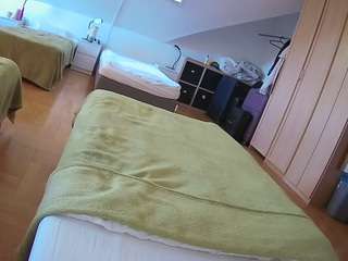 voyeurcam-julmodels-bed-1