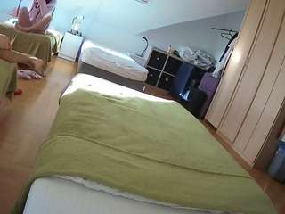 voyeurcam-julmodels-bed-1