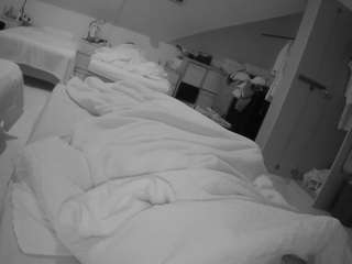 voyeurcam-julmodels-bed-1