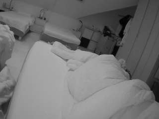 voyeurcam-julmodels-bed-1 Sex Cam Show