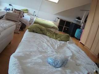 voyeurcam-julmodels-bed-1 Sex Cam Show