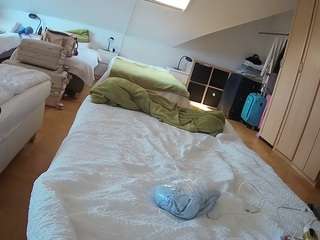 voyeurcam-julmodels-bed-1 Sex Cam Show
