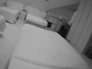voyeurcam-julmodels-bed-1
