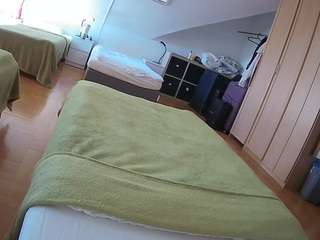 voyeurcam-julmodels-bed-1