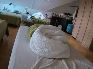 voyeurcam-julmodels-bed-1