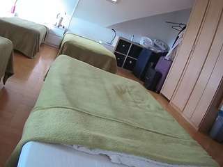 voyeurcam-julmodels-bed-1 live webcam show