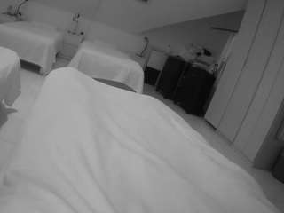 voyeurcam-julmodels-bed-1