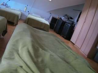 voyeurcam-julmodels-bed-1