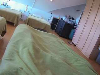 voyeurcam-julmodels-bed-1