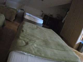 voyeurcam-julmodels-bed-1