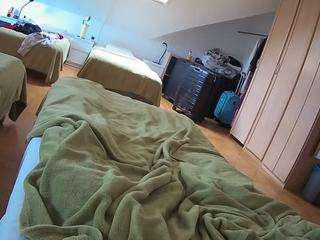 voyeurcam-julmodels-bed-1