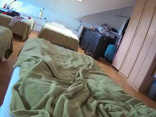 voyeurcam-julmodels-bed-1