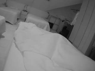 voyeurcam-julmodels-bed-1