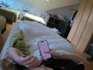 voyeurcam-julmodels-bed-1