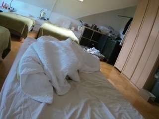 voyeurcam-julmodels-bed-1