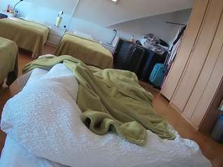 voyeurcam-julmodels-bed-1