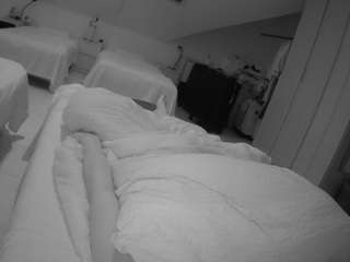voyeurcam-julmodels-bed-1