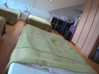 voyeurcam-julmodels-bed-1