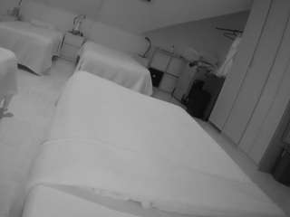 voyeurcam-julmodels-bed-1