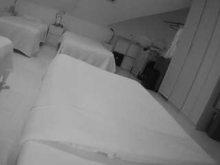 voyeurcam-julmodels-bed-1