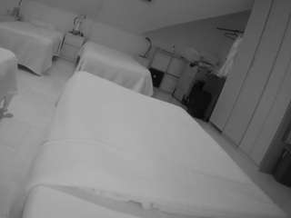 voyeurcam-julmodels-bed-1