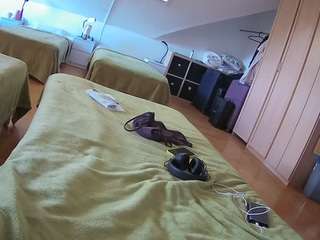 voyeurcam-julmodels-bed-1