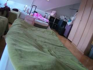 voyeurcam-julmodels-bed-1 camsoda