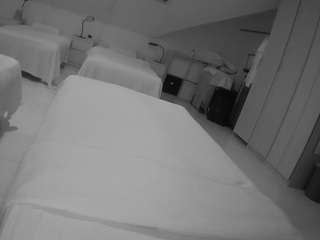 voyeurcam-julmodels-bed-1