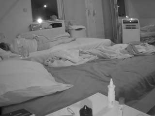 camsoda voyeurcam-julmodels-bed-2