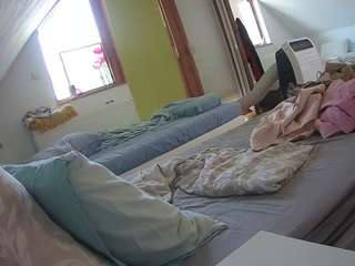 voyeurcam-julmodels-bed-2 camsoda Emma Ruby 