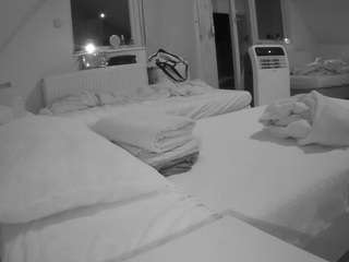 voyeurcam-julmodels-bed-2 My Cam Models camsoda