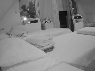 voyeurcam-julmodels-bed-2 Cam Models Com camsoda