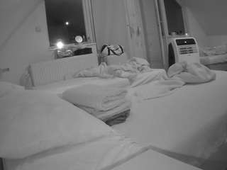 camsoda voyeurcam-julmodels-bed-2