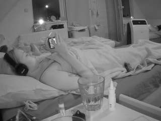 camsoda voyeurcam-julmodels-bed-2