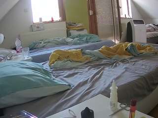 voyeurcam-julmodels-bed-2