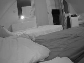 camsoda voyeurcam-julmodels-bed-2