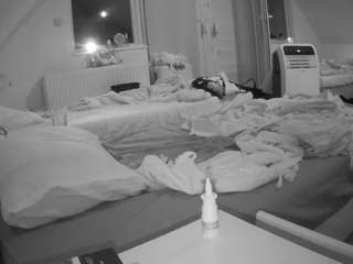 Voyeur House To camsoda voyeurcam-julmodels-bed-2