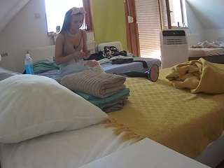 Aussie Cam Models camsoda voyeurcam-julmodels-bed-2