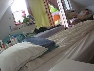 voyeurcam-julmodels-bed-2 Barbie Bed House camsoda