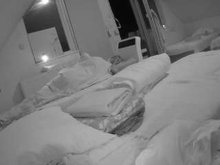 Https Voyeur House camsoda voyeurcam-julmodels-bed-2