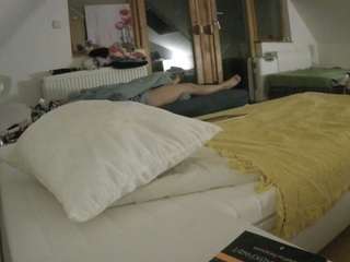 Live Cam Models camsoda voyeurcam-julmodels-bed-2