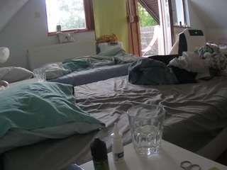 Reallifecam Villa House camsoda voyeurcam-julmodels-bed-2